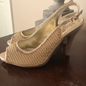 Gold and pearl studded Valenti Franco studded pump